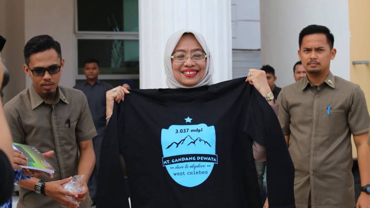 PELEPASAN TIM EKSPEDISI TAMAN NASIONAL GANDANG DEWATA