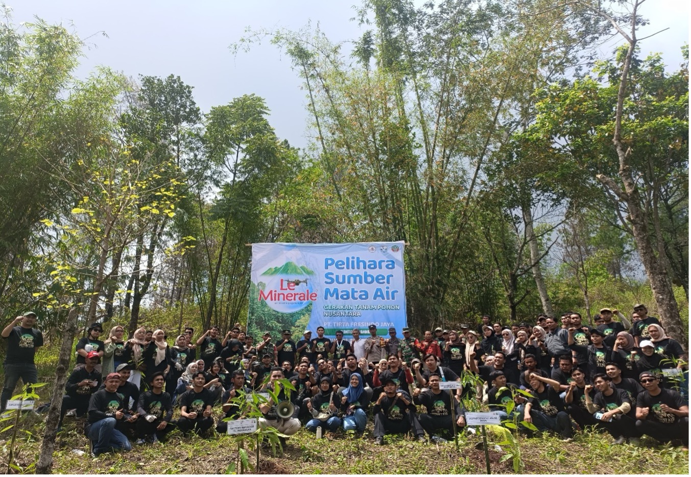 Dua Ribu Bibit Pohon dari PT. Tirta Fresindo Jaya (Mayora Group) untuk TWA Malino